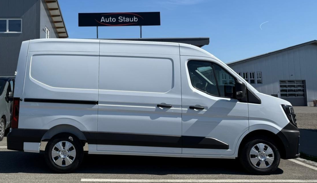 Nissan Interstar – Zügelbus